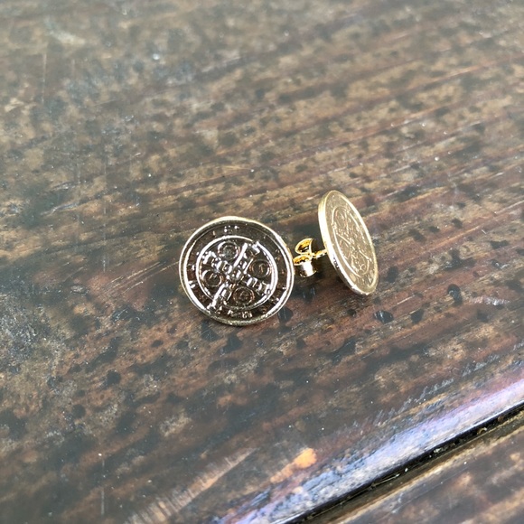 DAINTY 18K GOLD PLATED SAN BENITO STUD EARRINGS - Picture 3 of 3